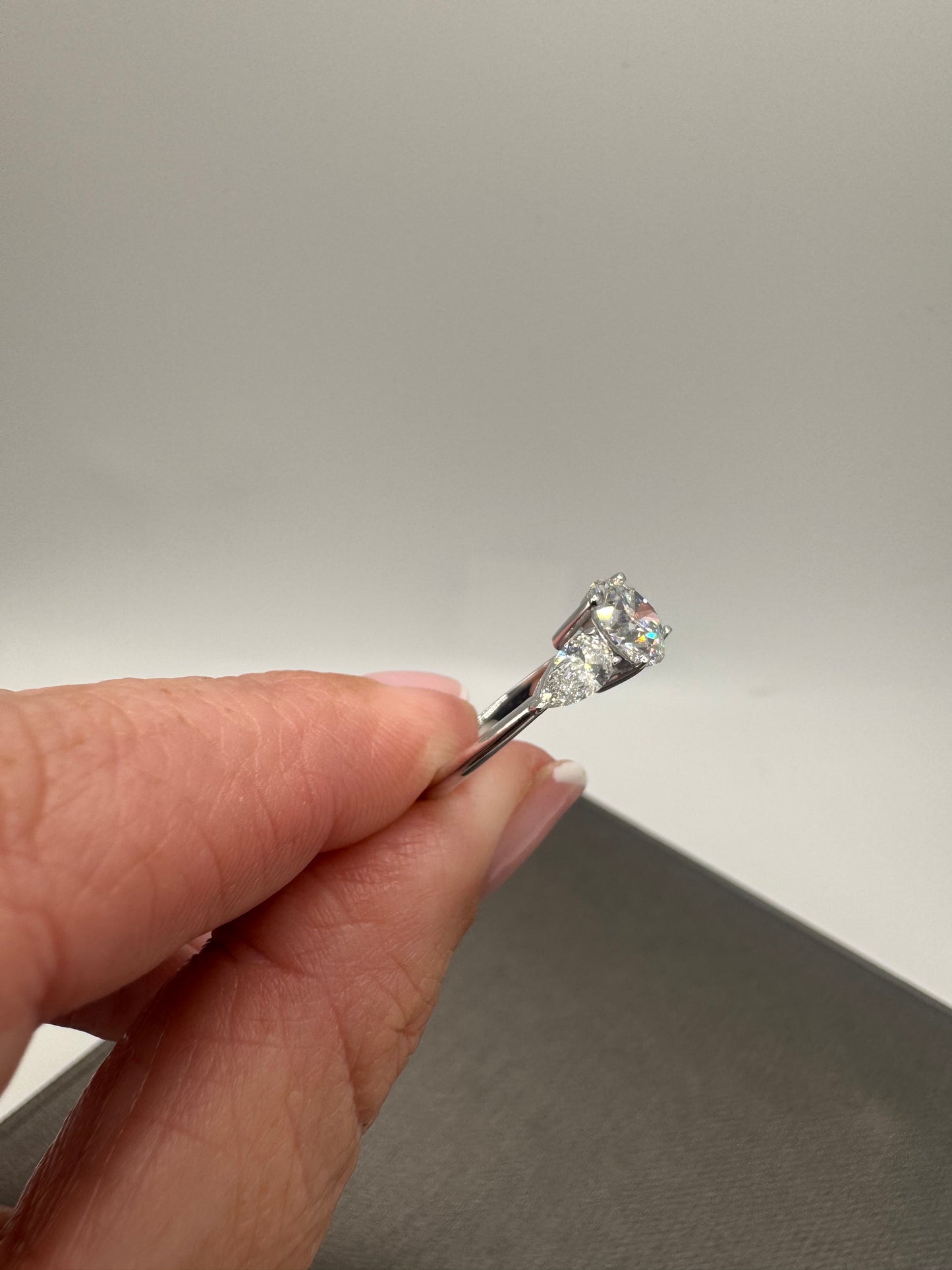 1.40 ct Round LG Engagement Ring