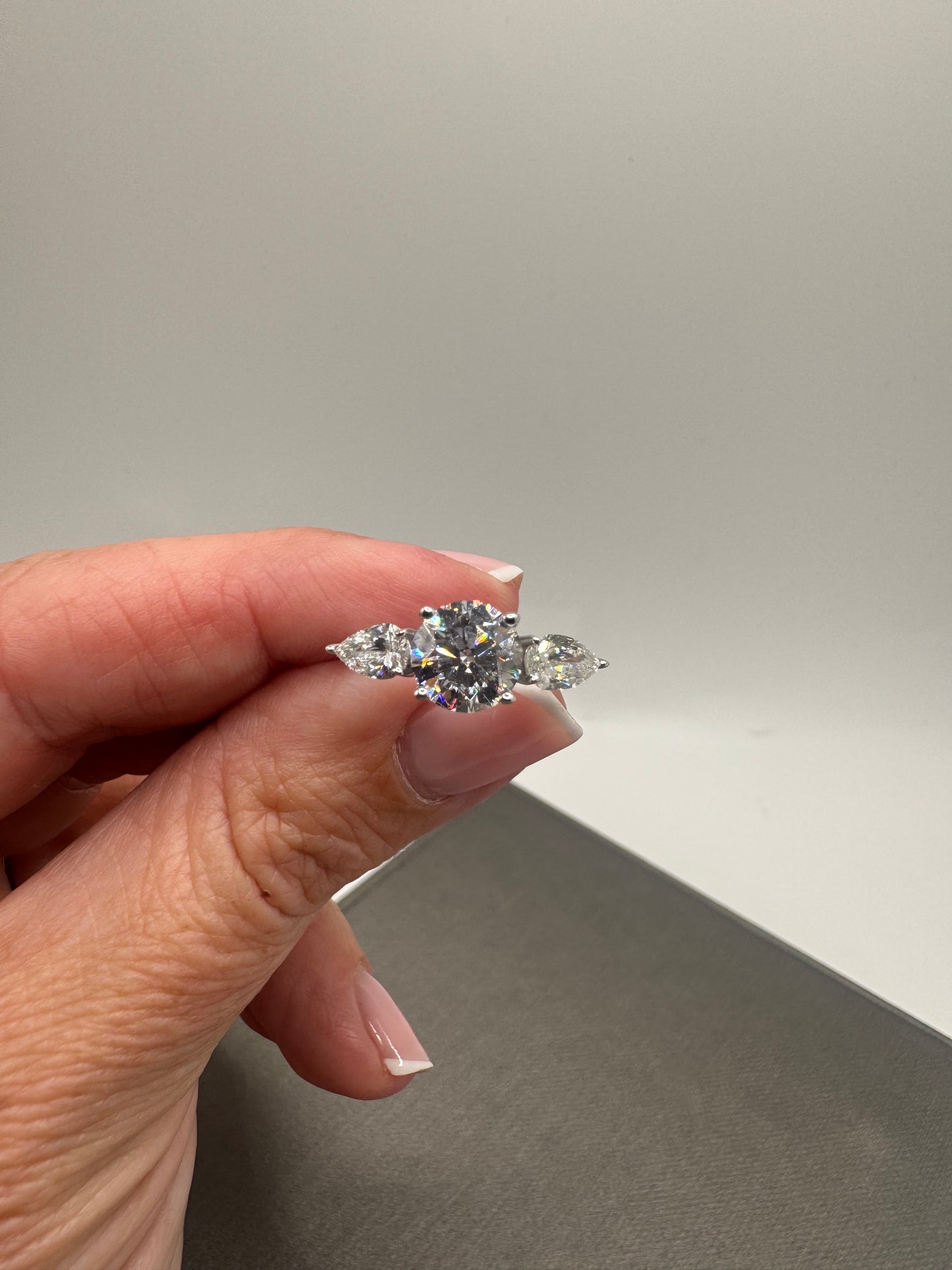 1.40 ct Round LG Engagement Ring
