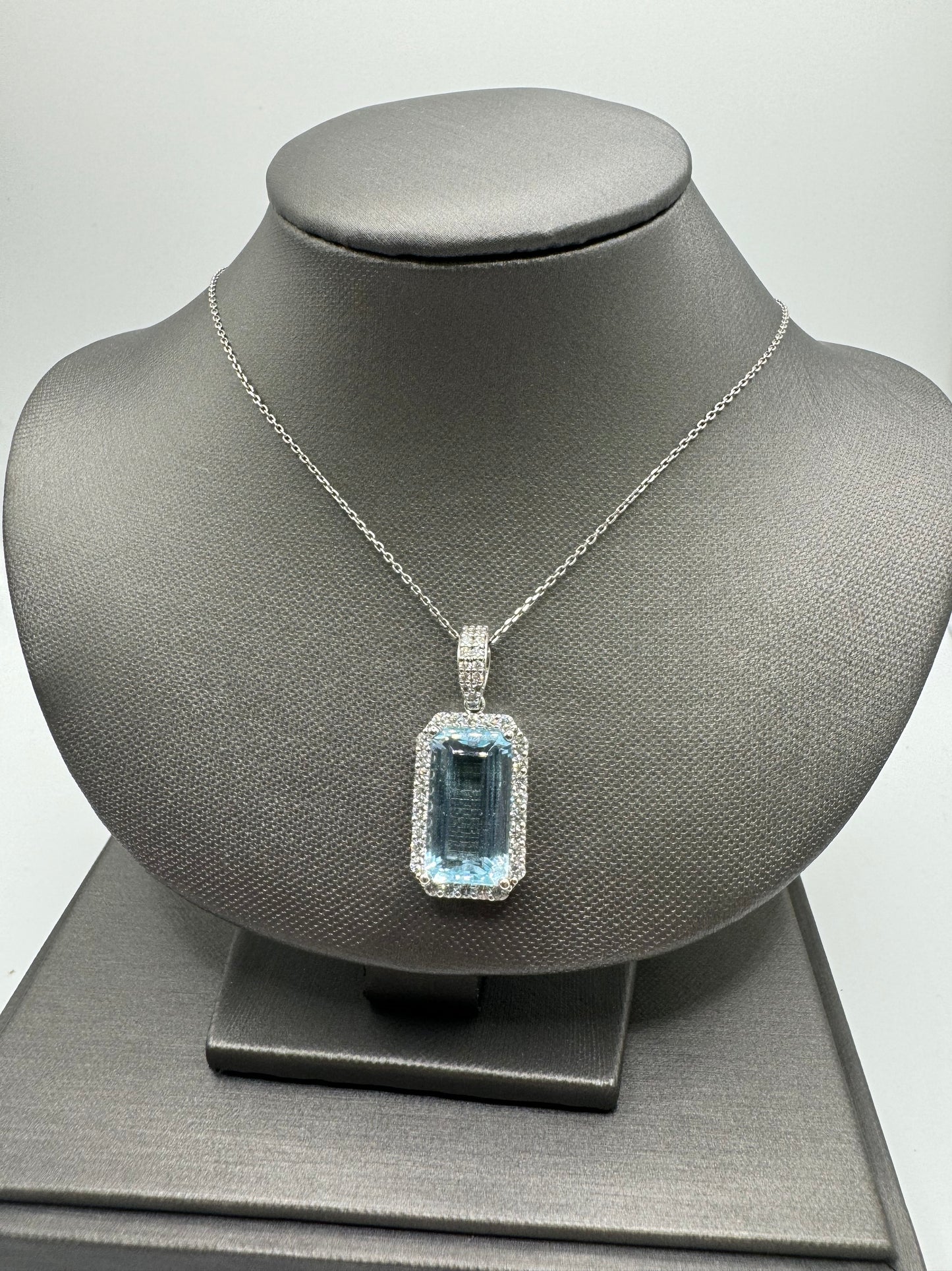 Aquamarine and Diamond pendant