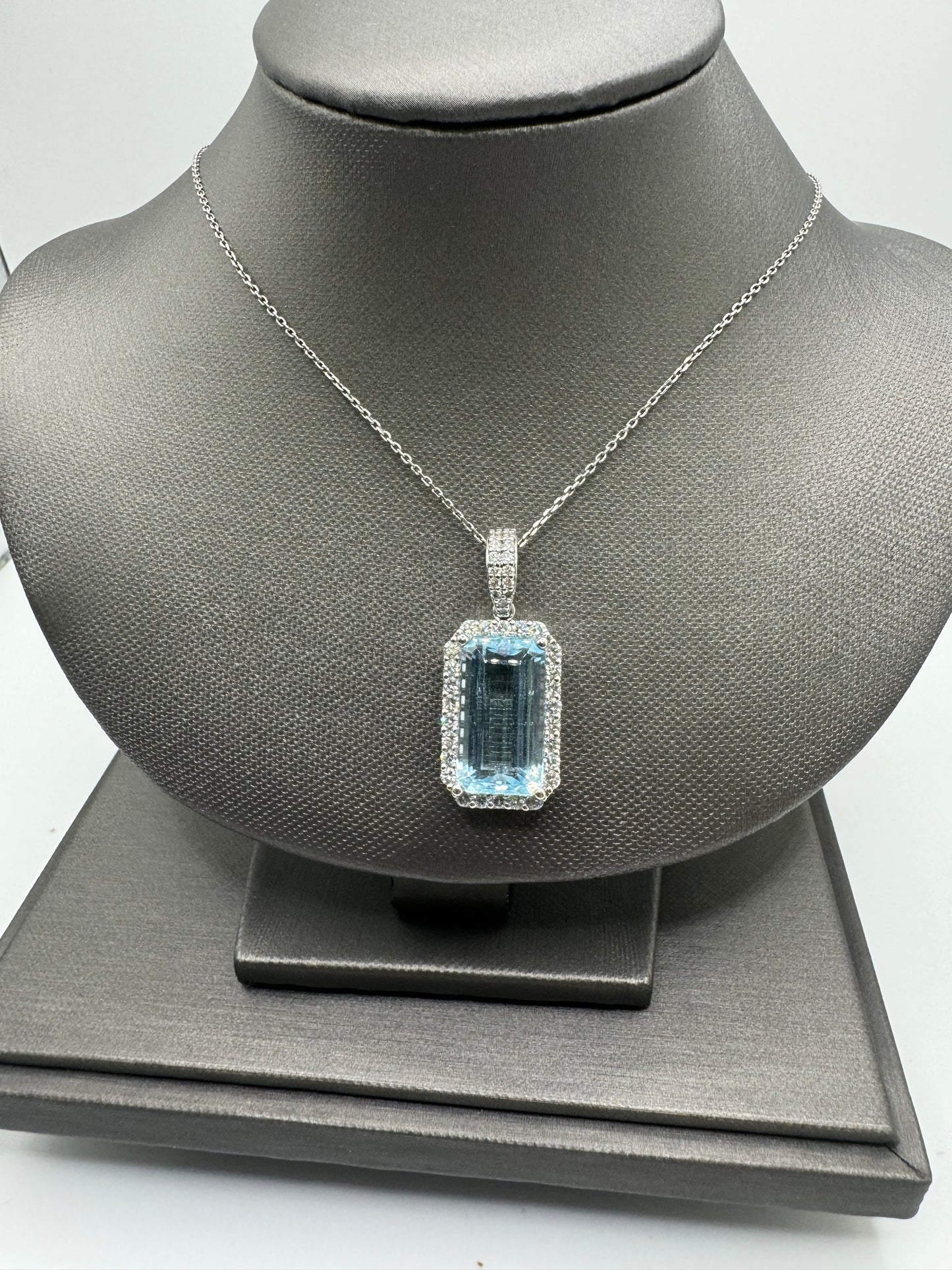 Aquamarine and Diamond pendant