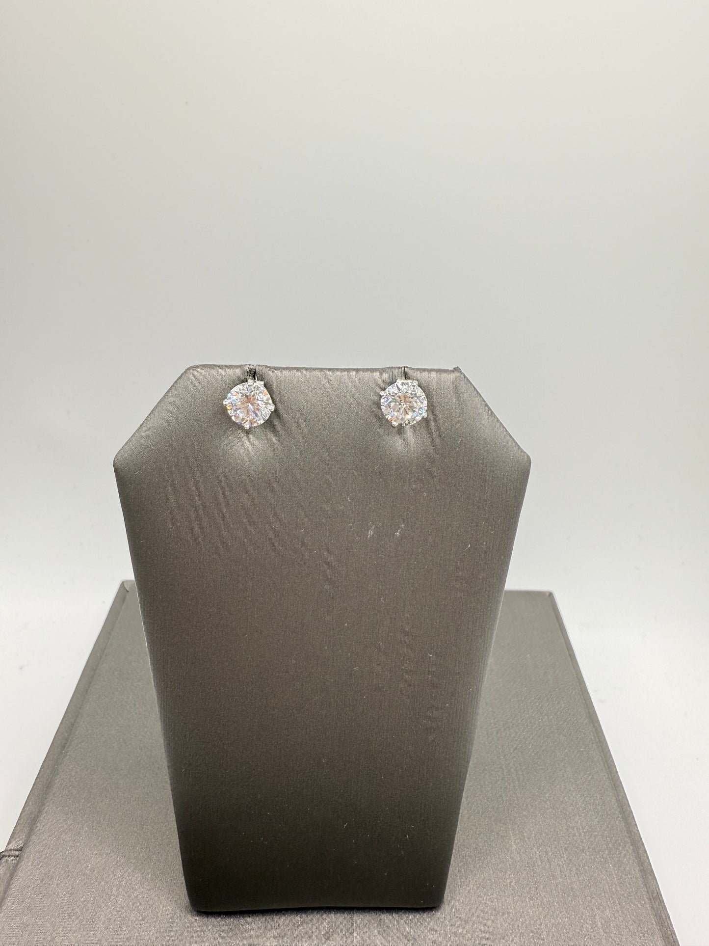 2.00 ctw Lab grown diamond studs