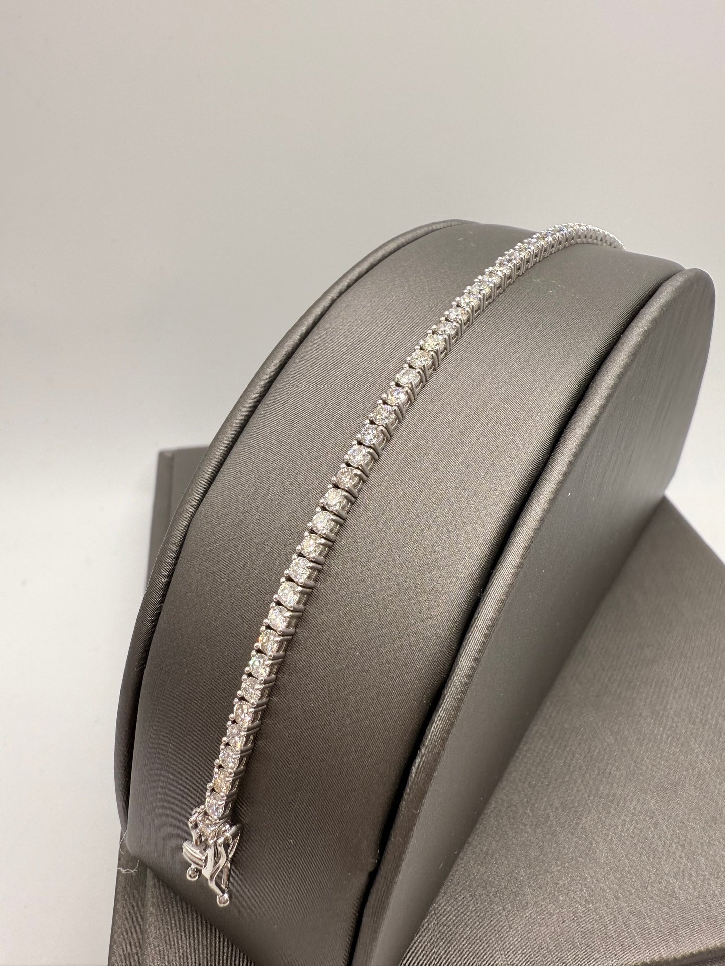3.12 ctw Natural Diamond tennis bracelet