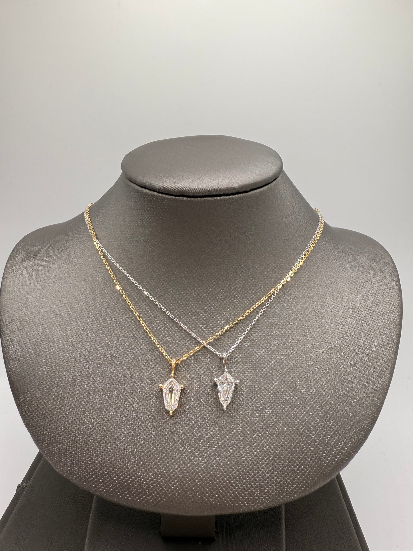 Lozenge cut pendant