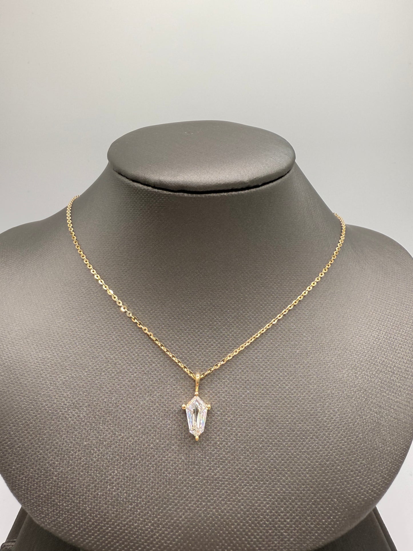 Lozenge cut pendant