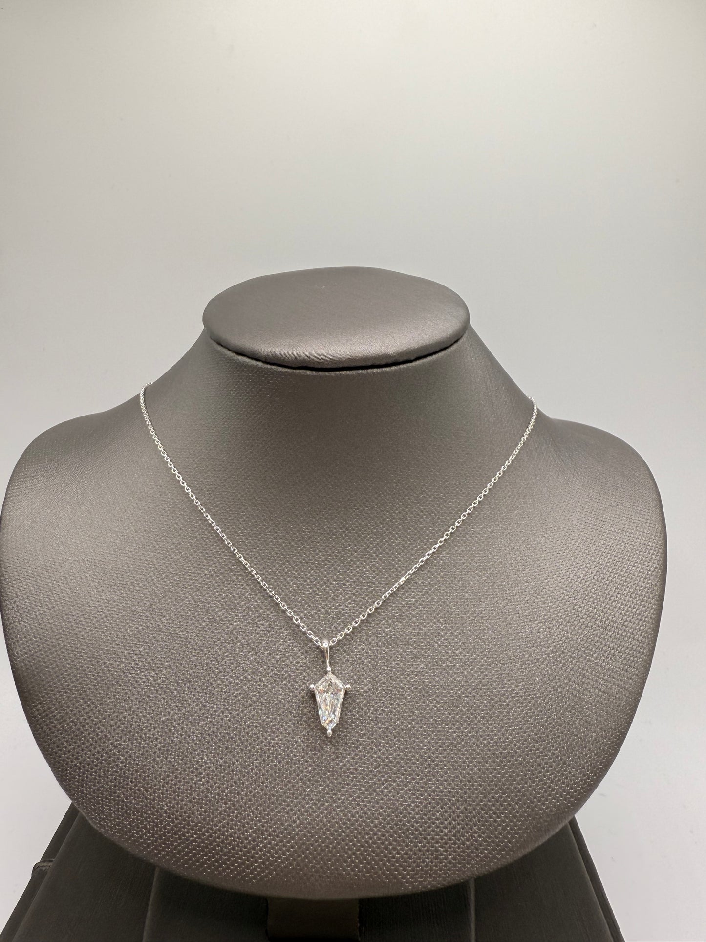 Lozenge cut pendant