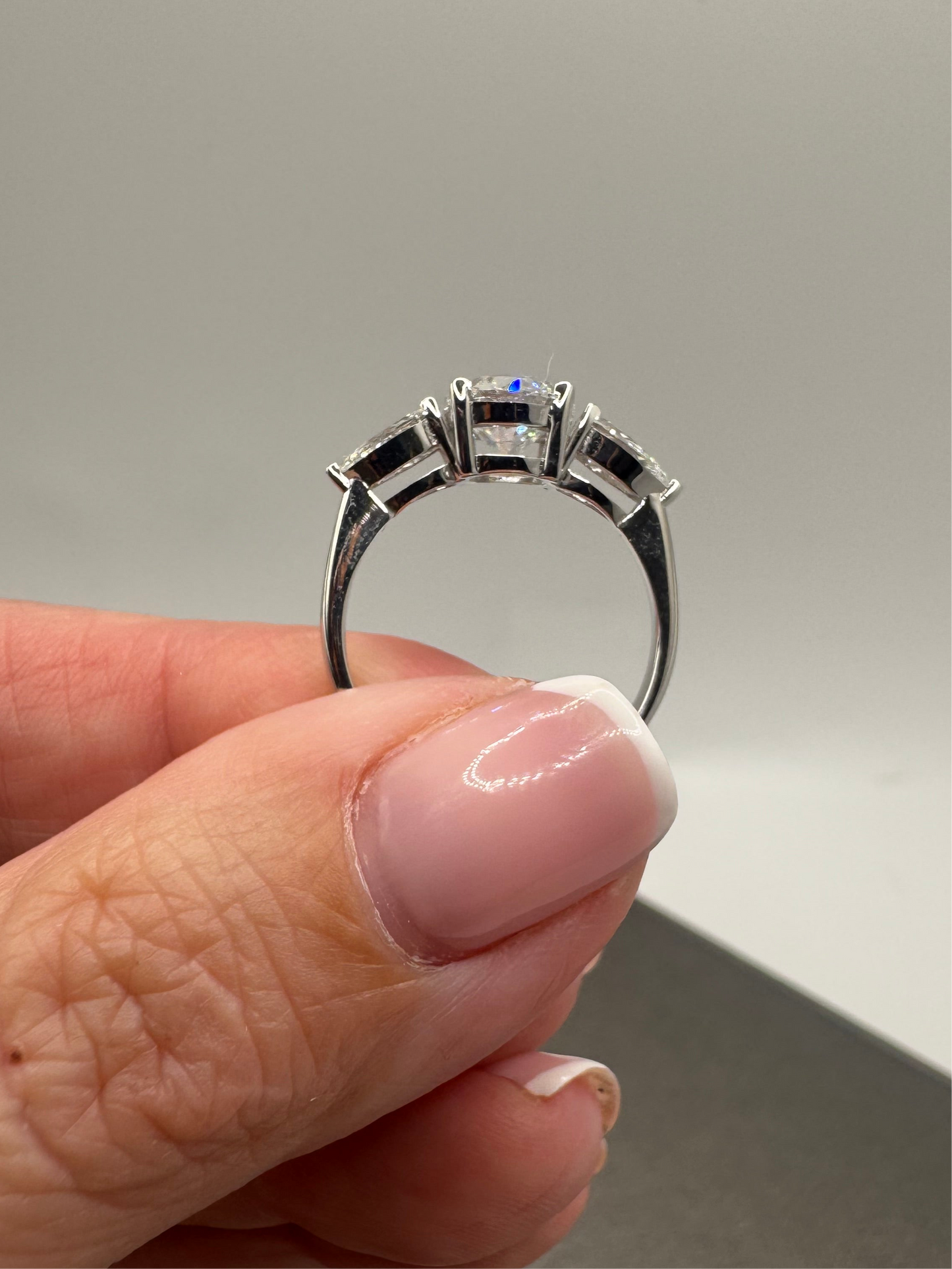 1.40 ct Round LG Engagement Ring