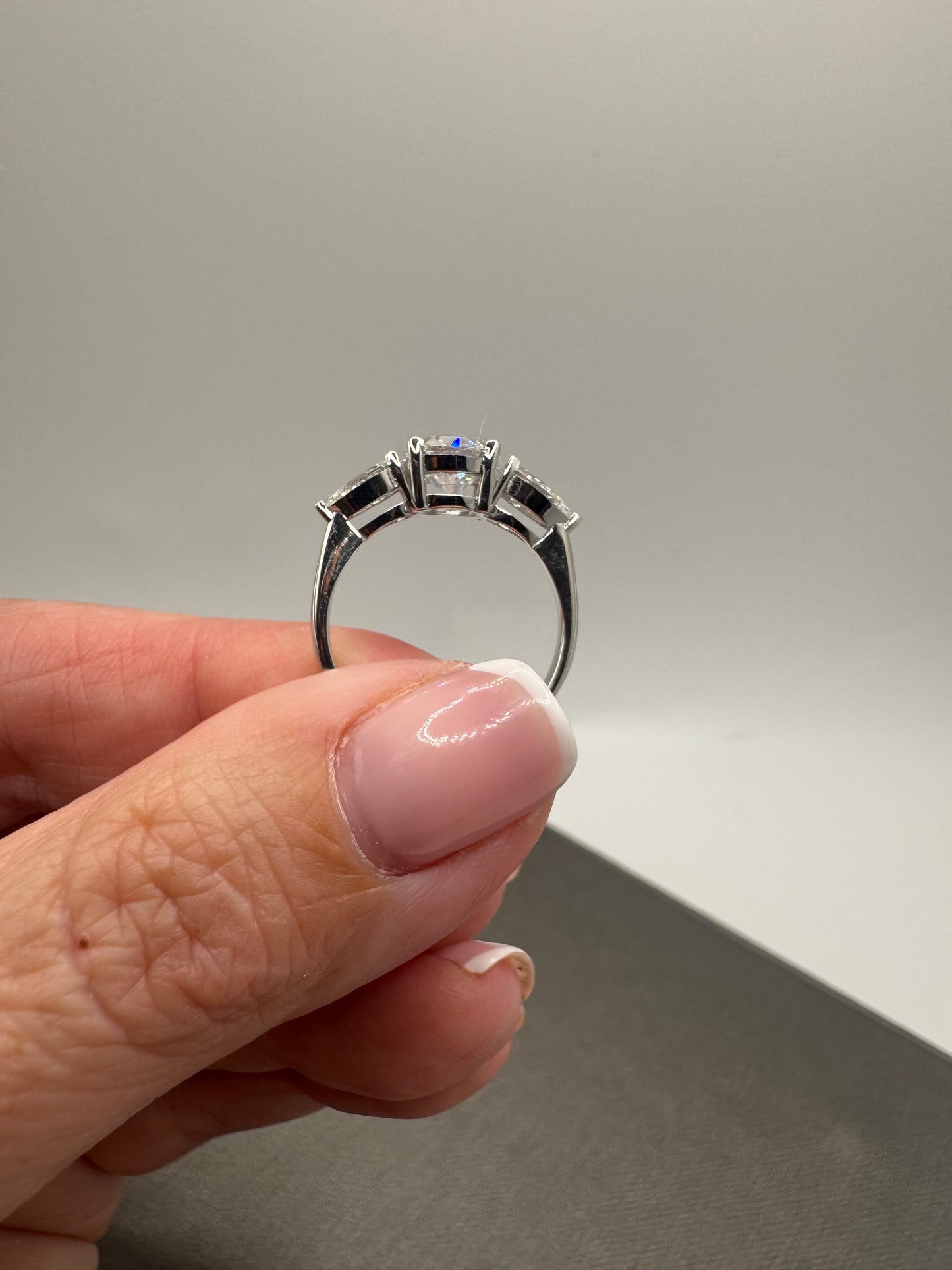 1.40 ct Round LG Engagement Ring