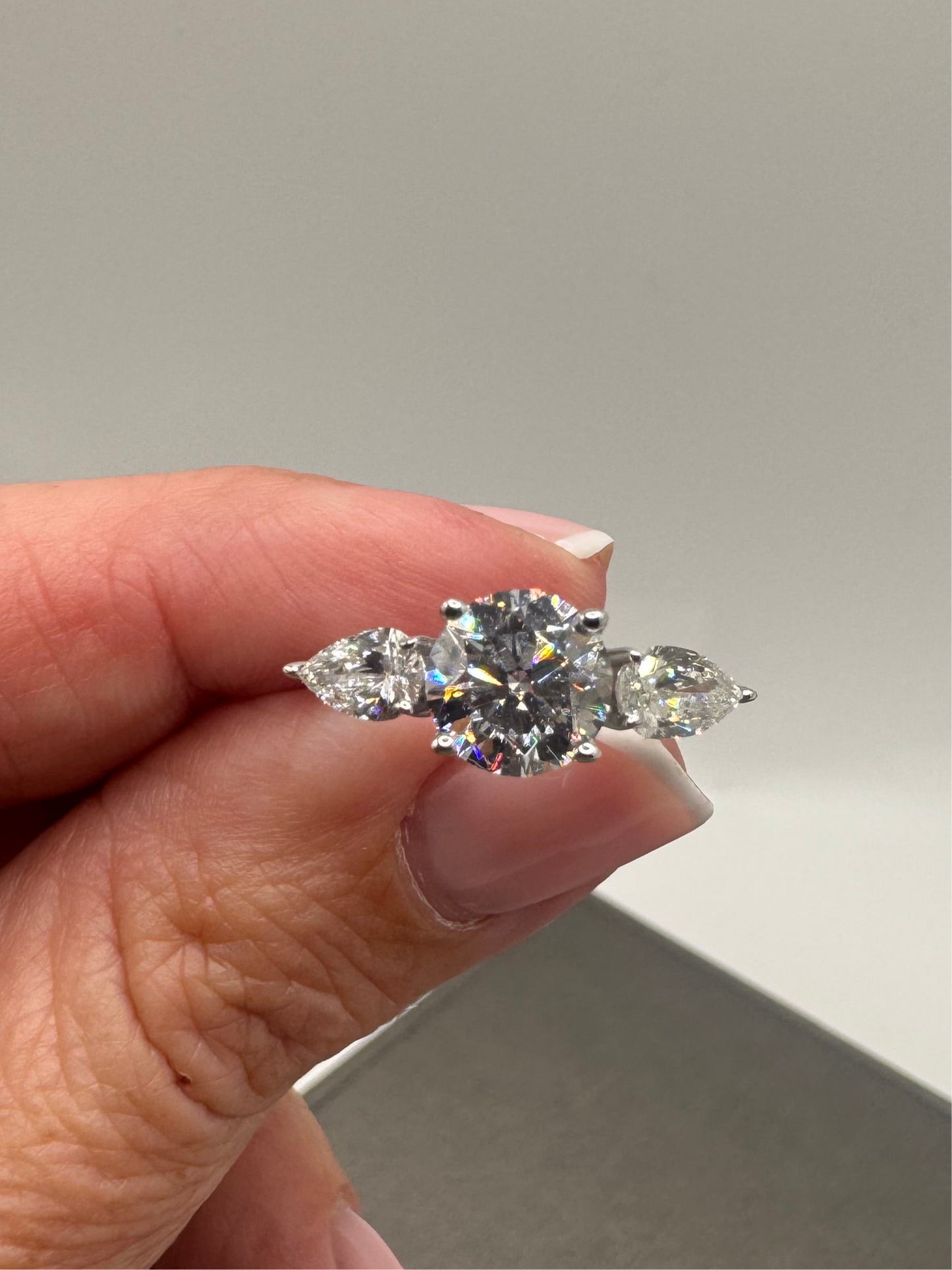 1.40 ct Round LG Engagement Ring